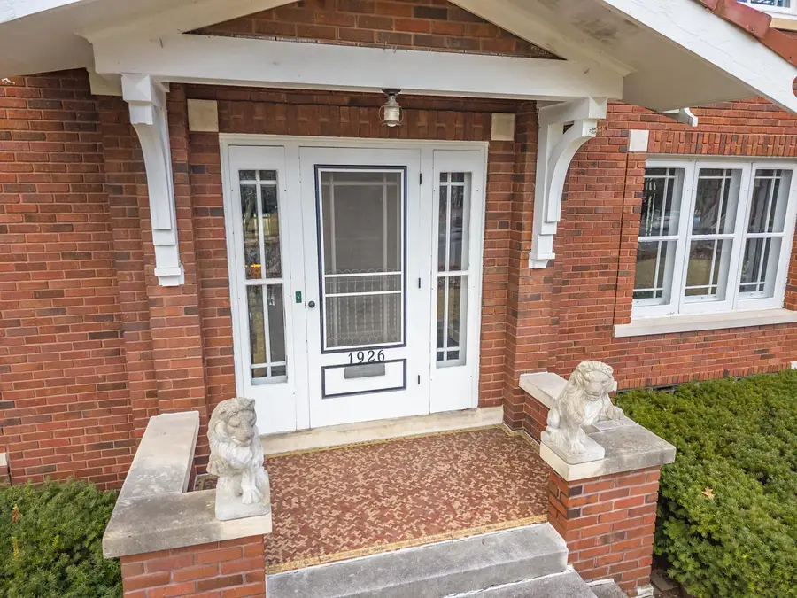 1926 E Oakland Avenue, Bloomington, IL 61701 - #3