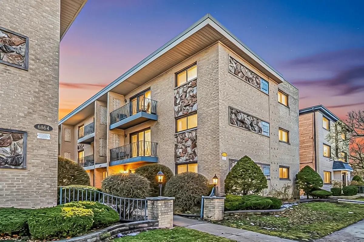 6870 N Northwest Highway #2F, Chicago, IL 60631 - #1