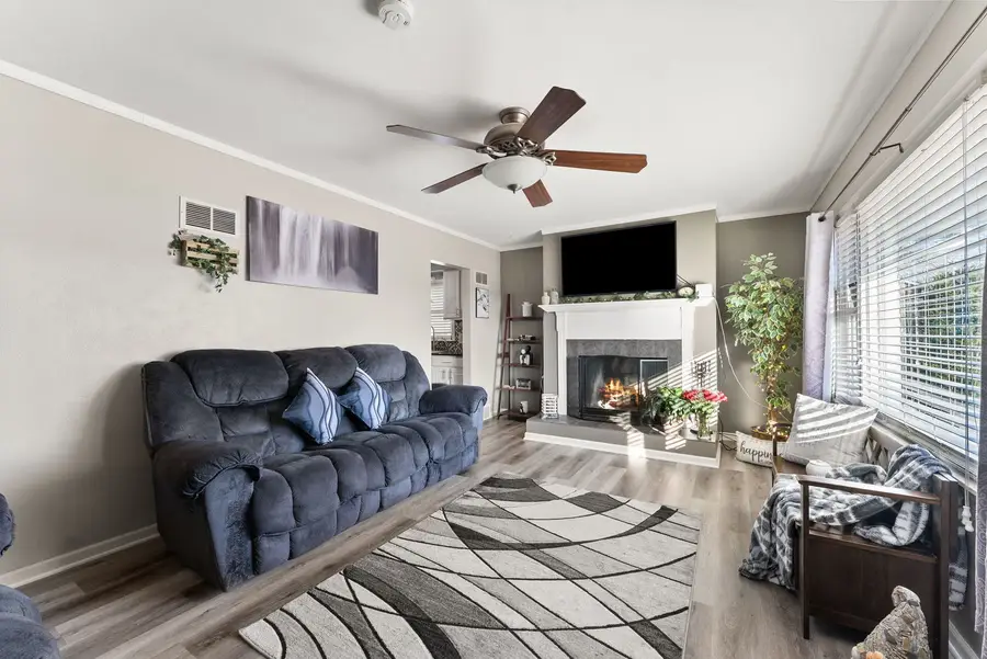 2422 Dugan Court, Davenport, IA 52804 - #3