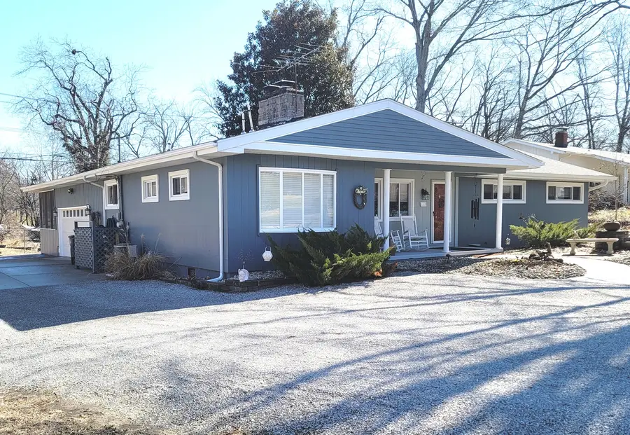 1110 N Franklin Street, Salem, IL 62881 - #2