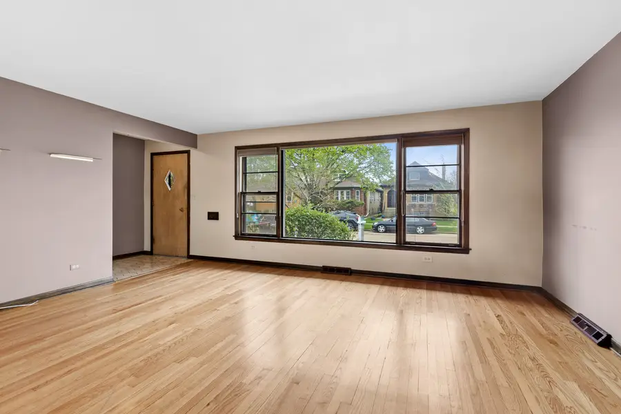 5906 Capulina Avenue, Morton Grove, IL 60053 - #2