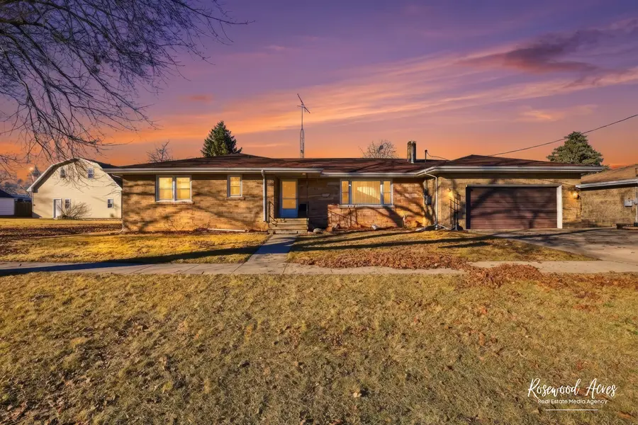 209 E 3rd Street, Aroma Park, IL 60910 - #2