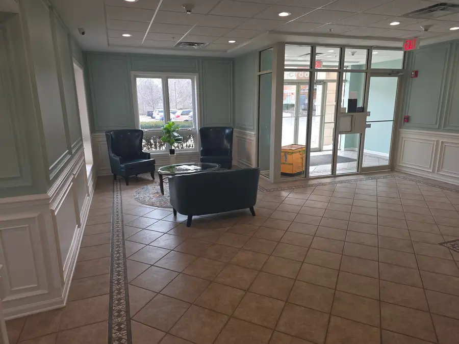 6815 N Milwaukee Avenue #201, Niles, IL 60714 - #3