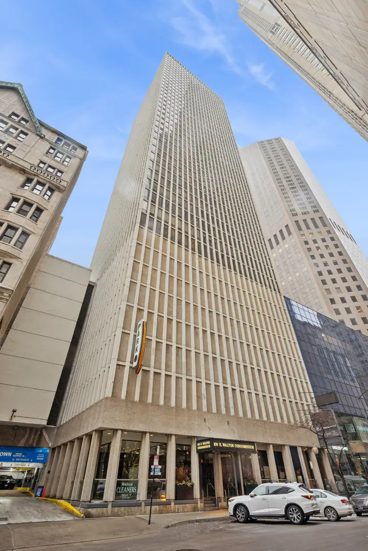 100 E Walton Street #11H, Chicago, IL 60611 - #1