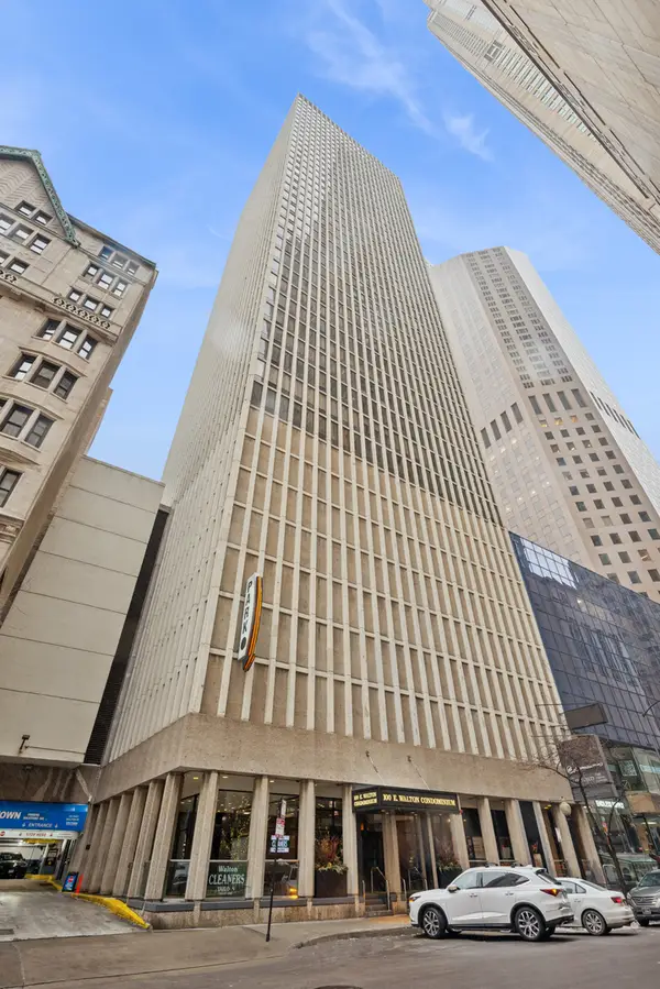 100 E Walton Street #11H, Chicago, IL 60611
