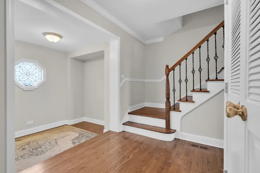 914 W Noyes Street, Arlington Heights, IL 60005 - #3