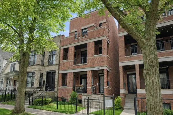 1031 W Newport Avenue #3, Chicago, IL 60657