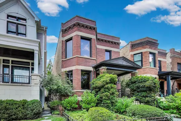 3822 N Claremont Avenue, Chicago, IL 60618