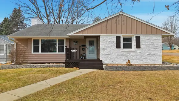 923 Institute Boulevard, Dixon, IL 61021