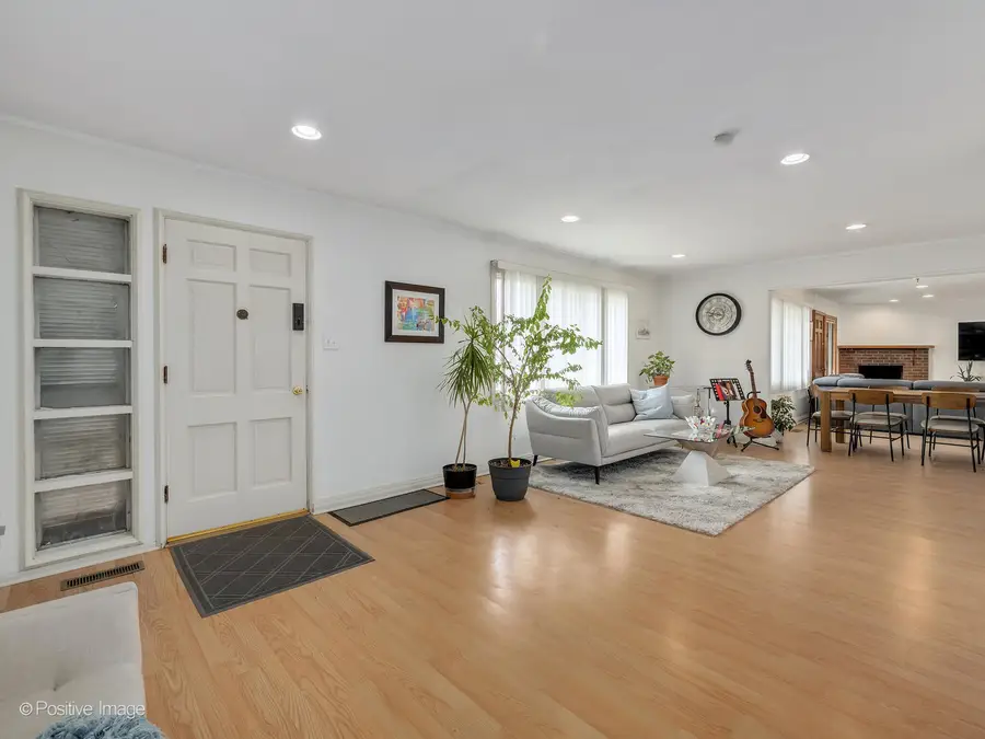 5549 Laurel Avenue, La Grange Highlands, IL 60525 - #3