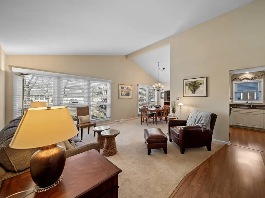 925 N Pecos Avenue, Mount Prospect, IL 60056 - #3