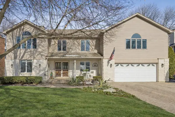 1424 E Jonquil Circle, Arlington Heights, IL 60004