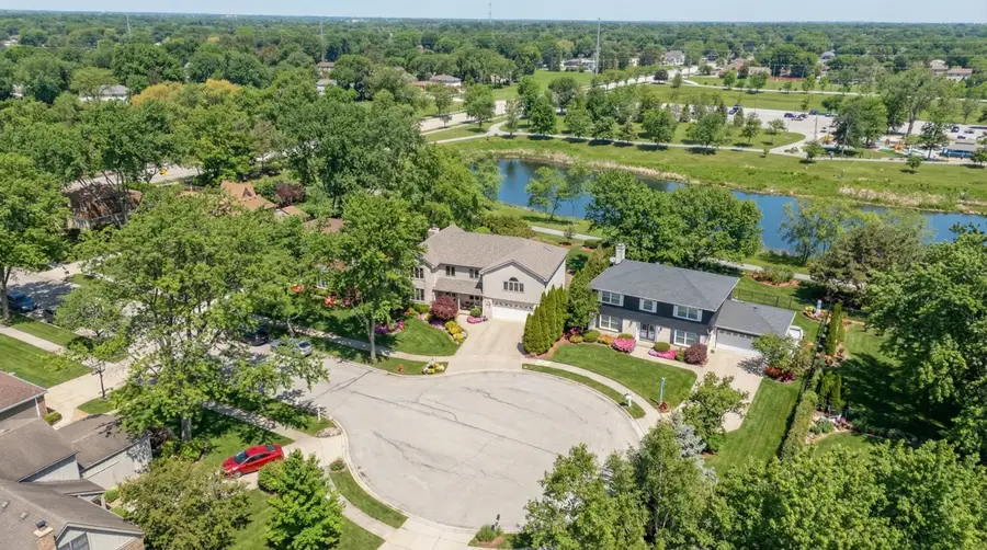 1424 E Jonquil Circle, Arlington Heights, IL 60004 - #3