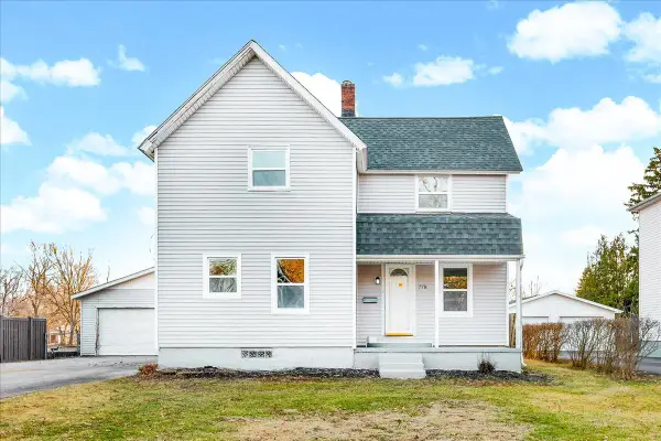 778 E 4th Street, Galesburg, IL 61401