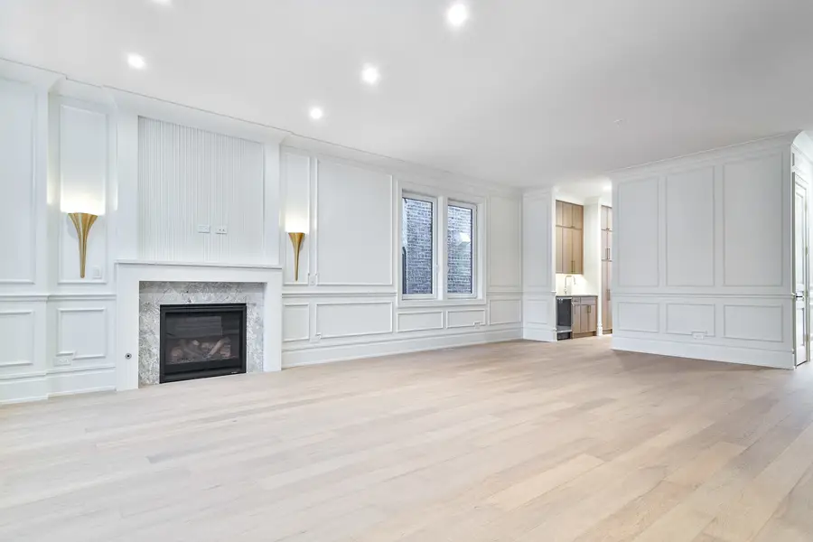 3723 N Oakley Avenue, Chicago, IL 60618 - #3