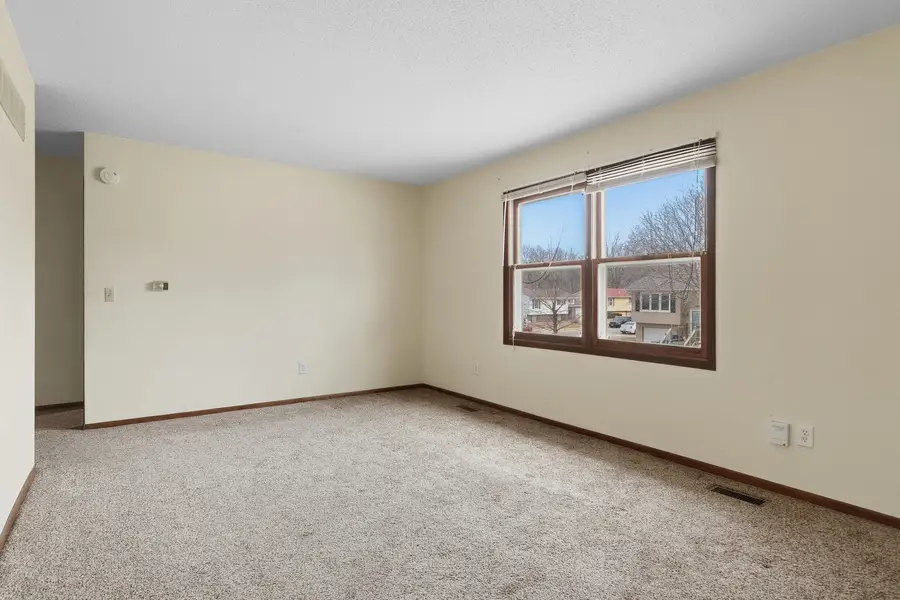 5556 N Thornwood Avenue, Davenport, IA 52806 - #3