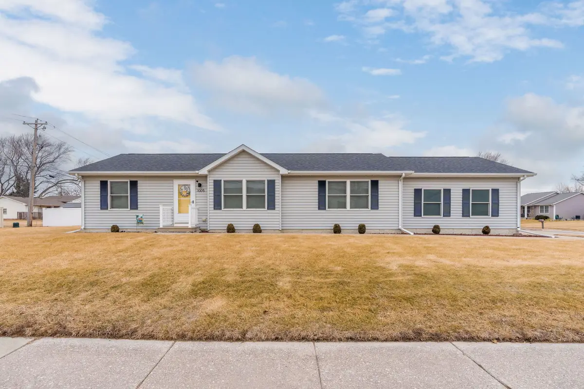 1005 17th Avenue, Silvis, IL 61282 - #1