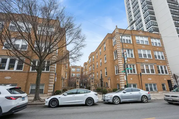 536 W Belmont Avenue #2E, Chicago, IL 60657