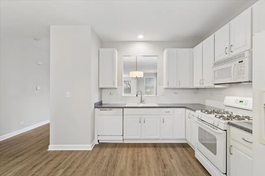 820 Bellevue Circle, Oswego, IL 60543 - #3