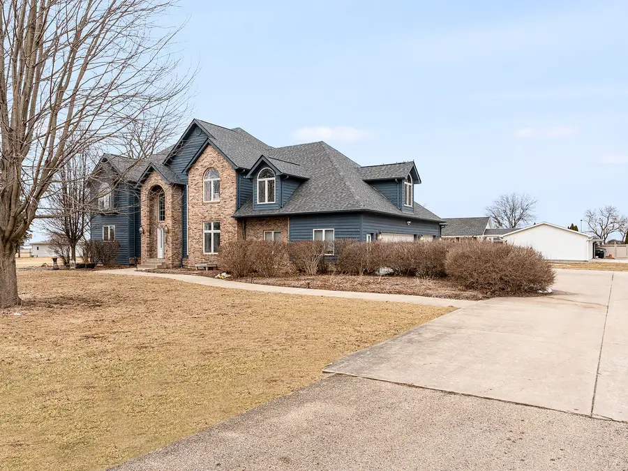 107 W North Street, Gardner, IL 60424 - #2