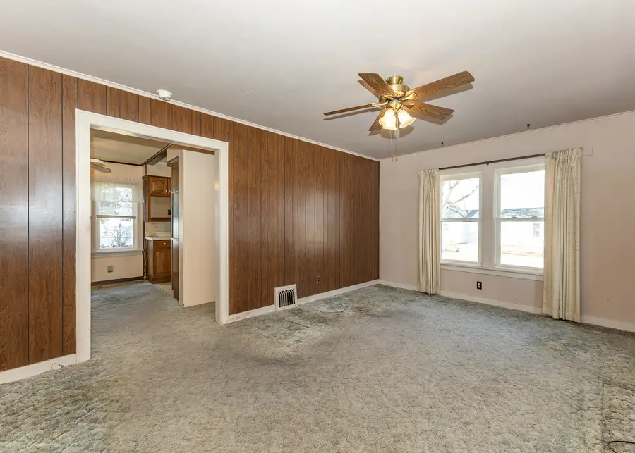 617 3rd Avenue, Camanche, IA 52730 - #3