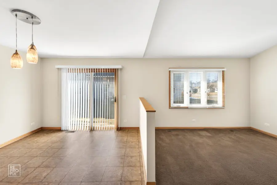 814 Bruce Robert Lane, Hampshire, IL 60140 - #3