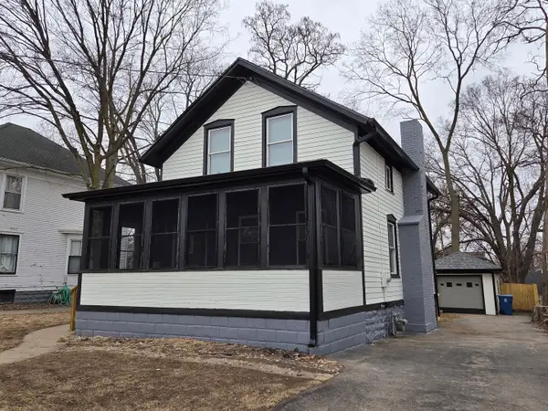 313 W 6th Street, Dixon, IL 61021