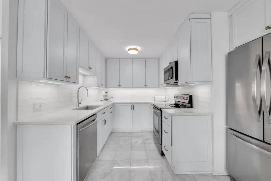 5855 N Sheridan Road #21J, Chicago, IL 60660 - #3