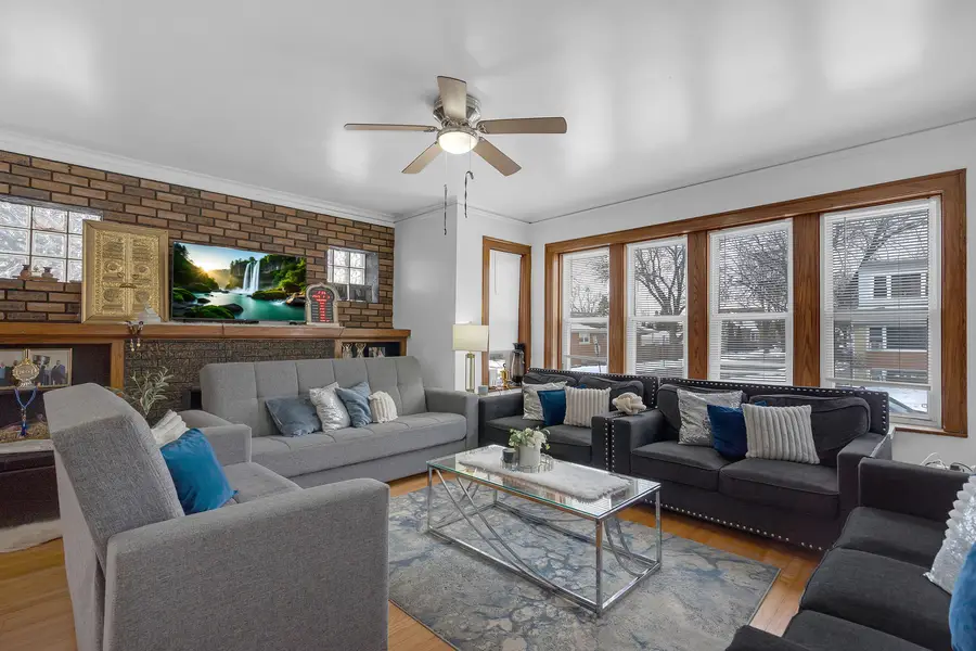 4901 N Marmora Avenue, Chicago, IL 60630 - #2