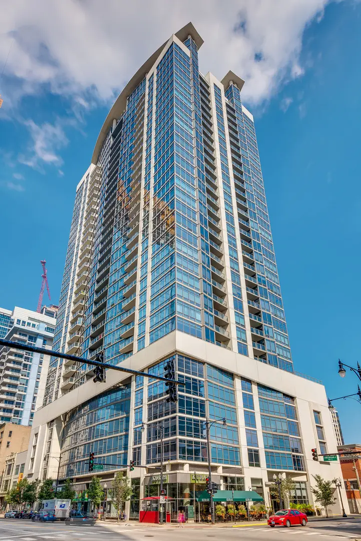 100 E 14th Street #2205, Chicago, IL 60605 - #1