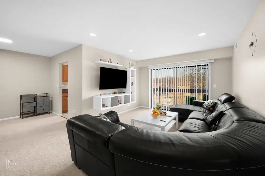 6820 Joliet Road #11, Indian Head Park, IL 60525 - #3