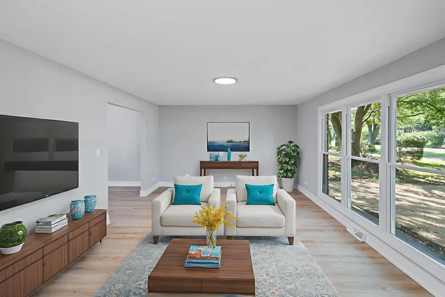 28W555 Leverenz Road, Naperville, IL 60564 - #2