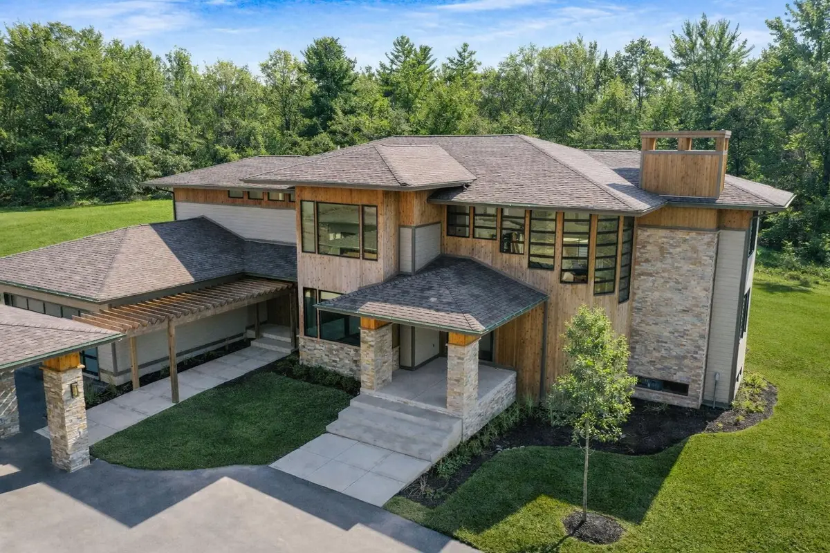 885 N 100 W, Valparaiso, IN 46385 - #1