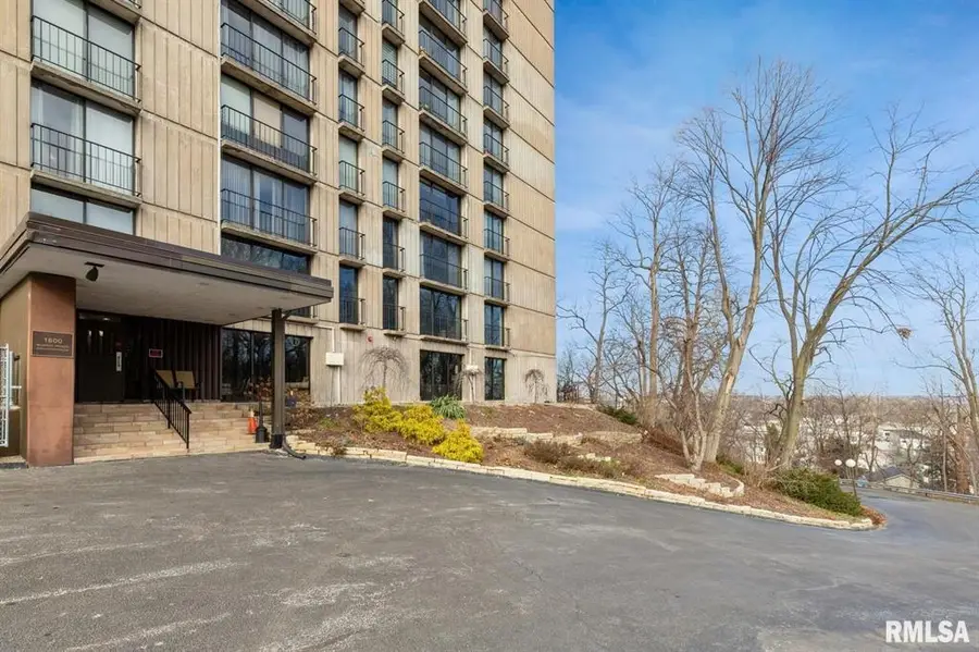 1800 7th Street #10B, East Moline, IL 61244 - #2