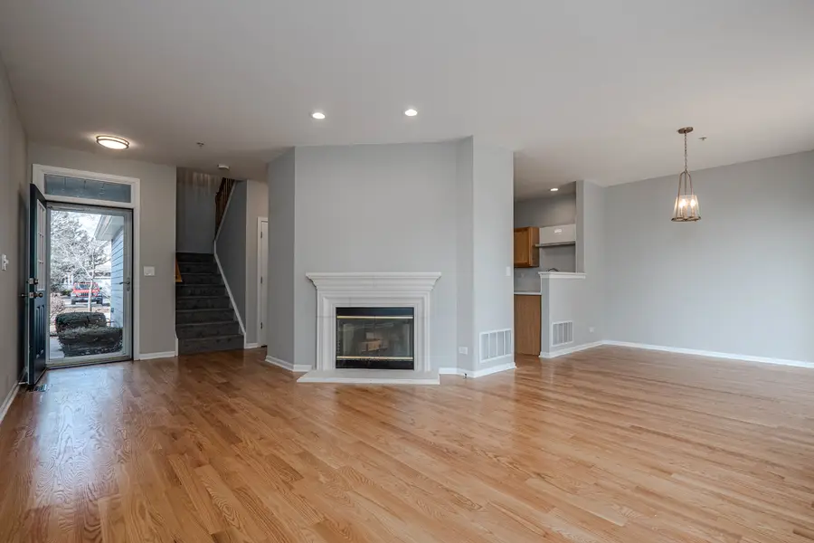 134 Woodview Court #134, Glen Ellyn, IL 60137 - #3