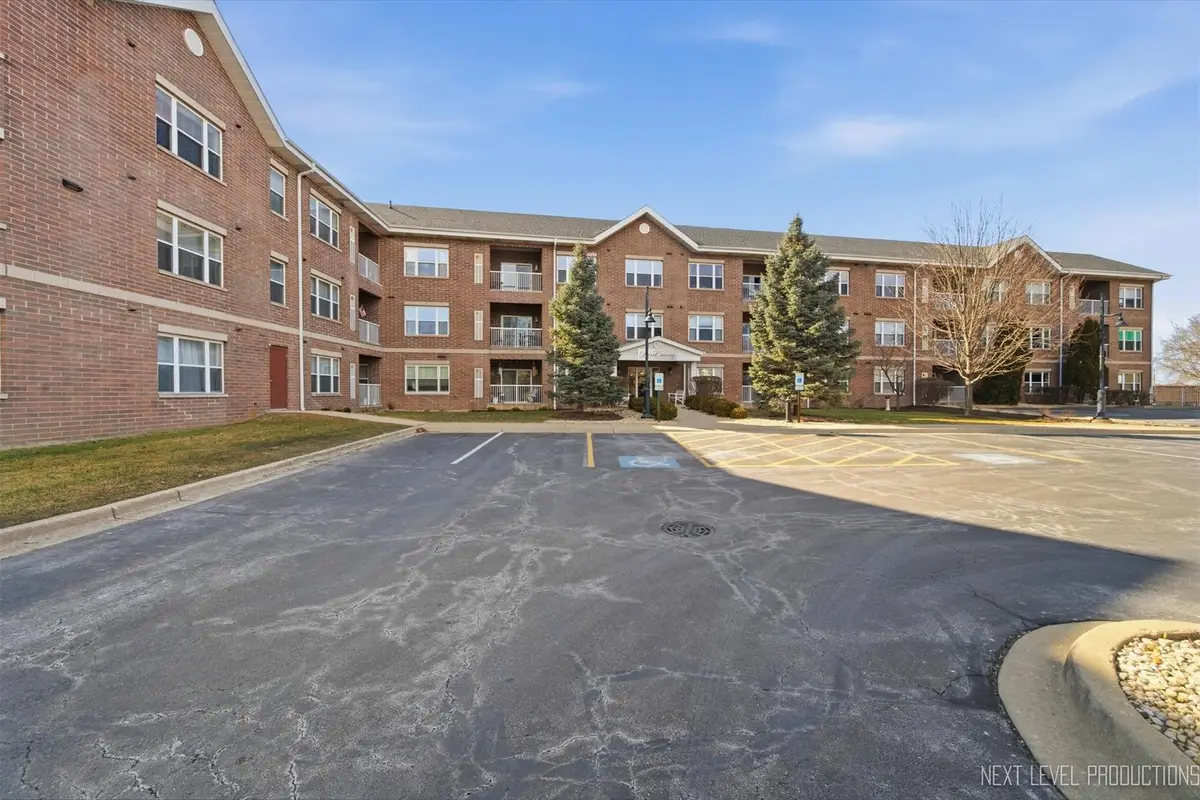 10 N Gilbert Street #217, South Elgin, IL 60177 - #1