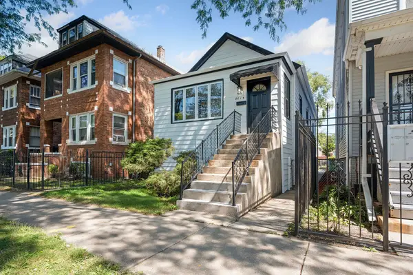 8613 S Colfax Avenue, Chicago, IL 60617