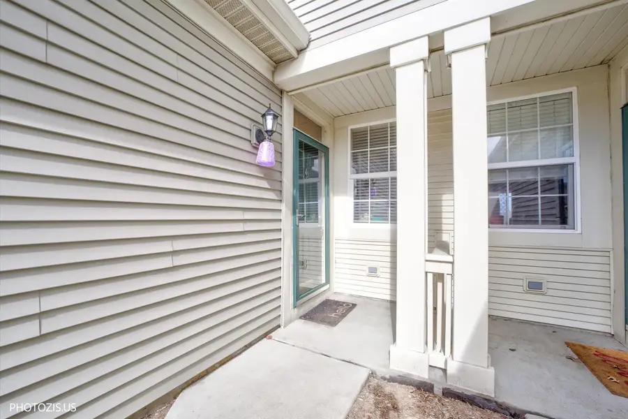 634 W Jonathan Drive #2, Round Lake, IL 60073 - #3