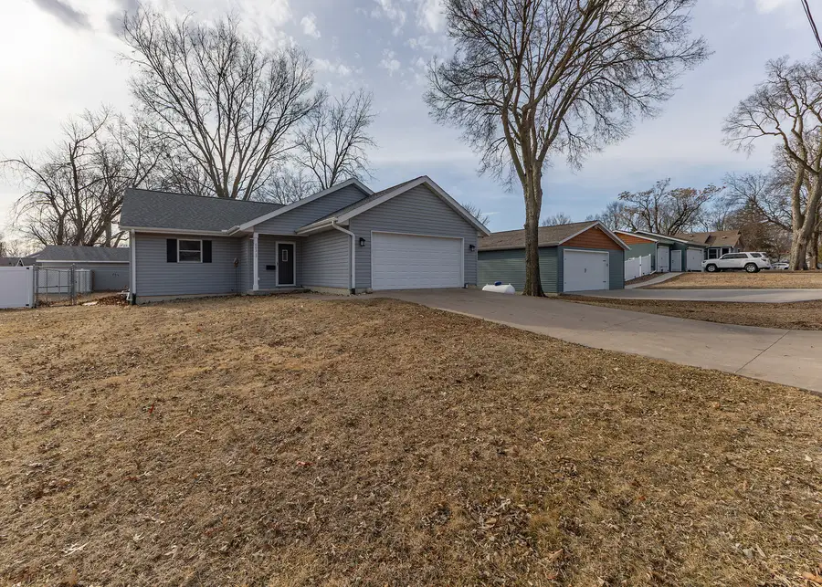 603 4th Street, Camanche, IA 52730 - #2