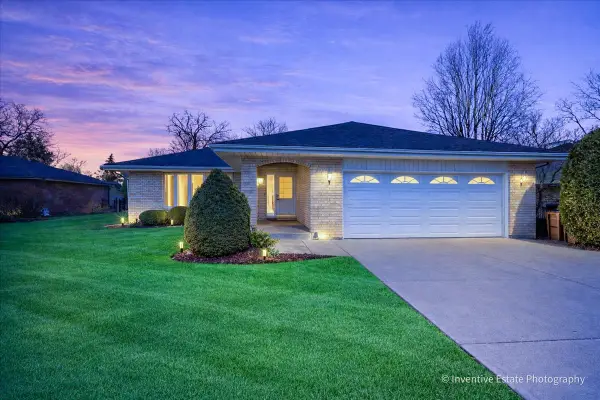 11008 84th Place, Willow Springs, IL 60480