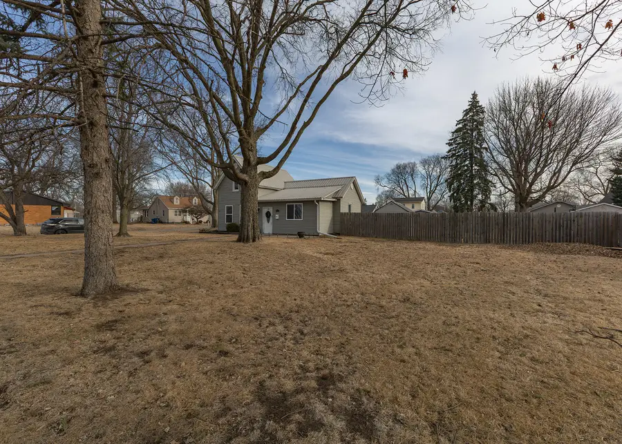 520 9th Avenue, Camanche, IA 52730 - #3