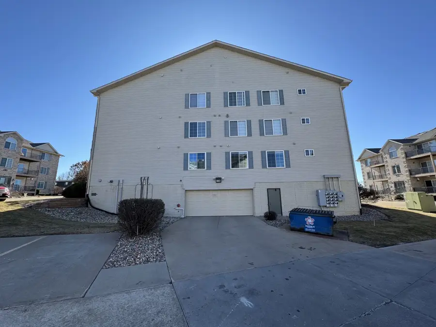 3030 Holiday Court #7, Bettendorf, IA 52722 - #3