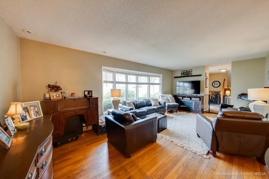 1105 N Maple Lane, Prospect Heights, IL 60070 - #3