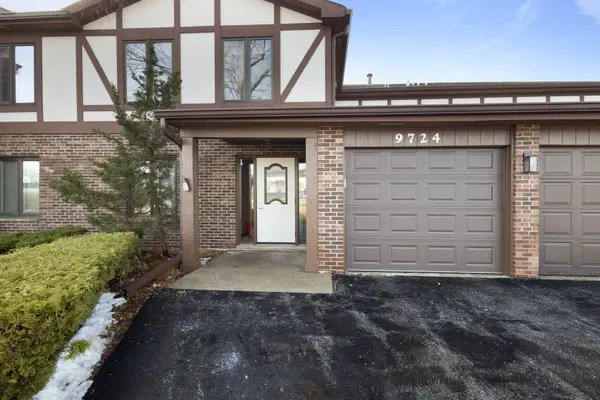 9724 W Creek Road #E2, Palos Park, IL 60464