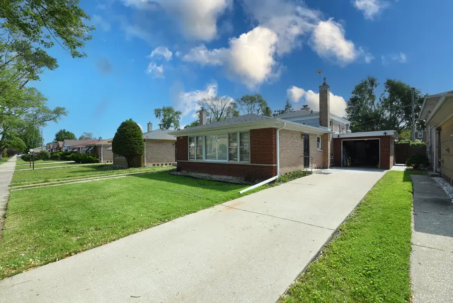 10945 S Lowe Avenue, Chicago, IL 60628 - #3