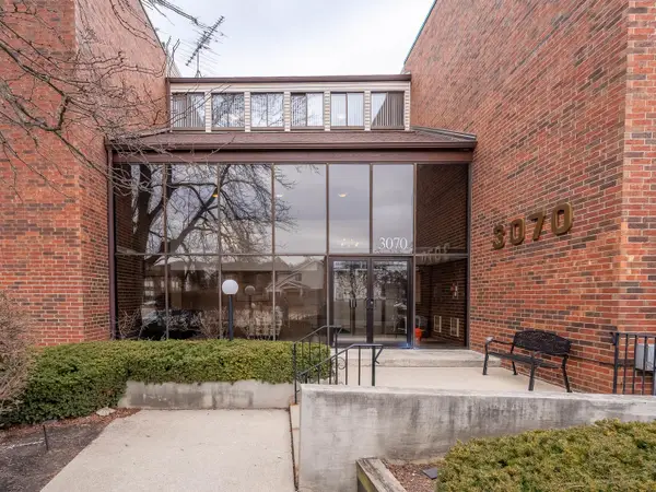 3070 Pheasant Creek Drive #207, Northbrook, IL 60062