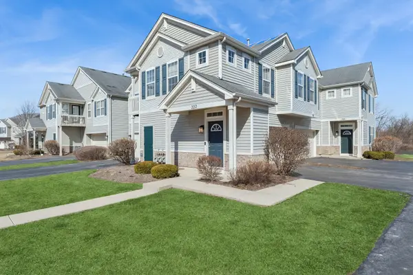 222 Bakers Drive W #222, Lakemoor, IL 60051