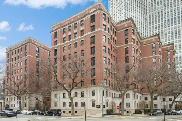400 W Deming Place #2O, Chicago, IL 60614