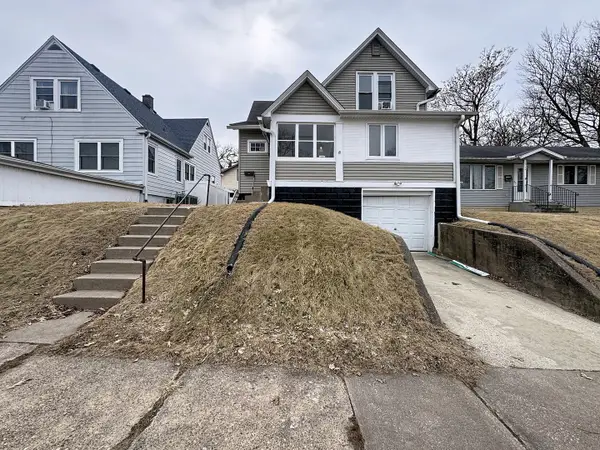 2748 11th Avenue C, Moline, IL 61265