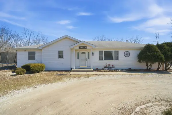 24325 S Meadowood Road, Crete, IL 60417